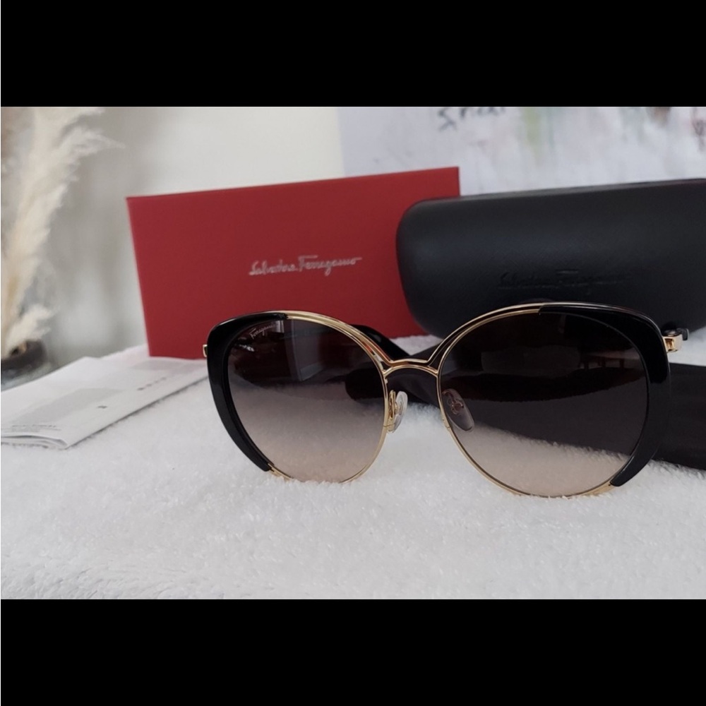 Salvatore Ferregamo  Glasses beautiful